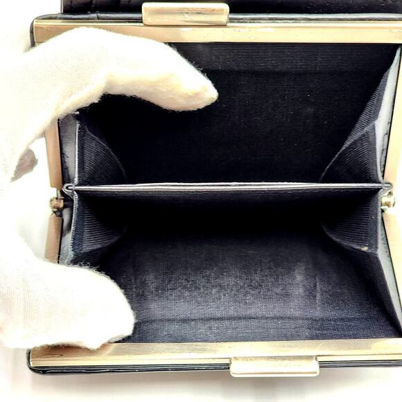 BURBERRY Black embossed patent leather kiss lock compact wallet - Picture 6 of 16